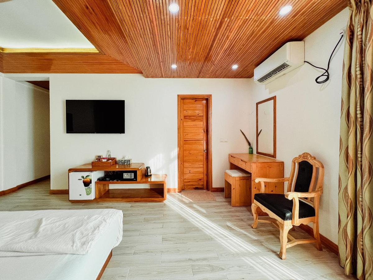 Perla Dhangethi Exterior photo